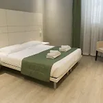 Navigliotel 19 - & 4*